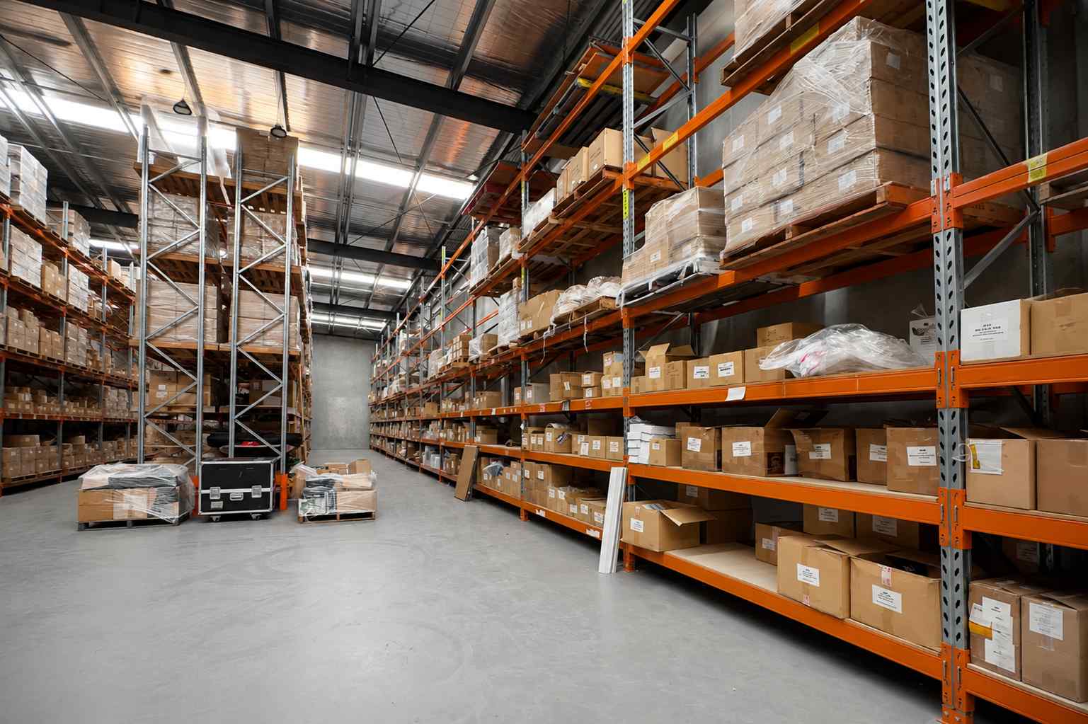 Warehouse fulfilment and distribution